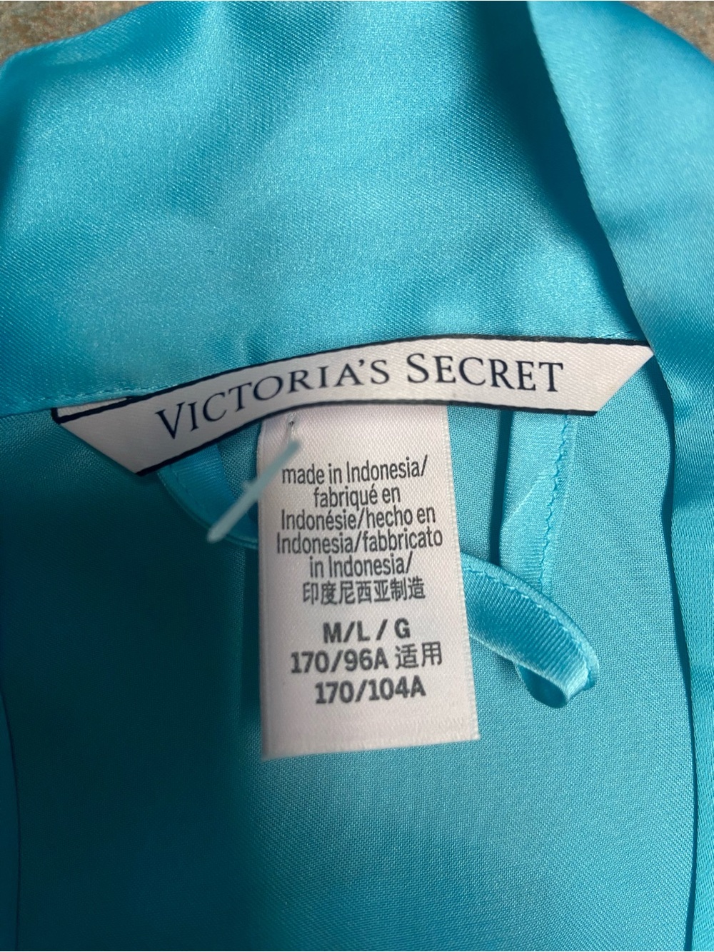Victoria’s Secret Robe - Picture 5 of 5